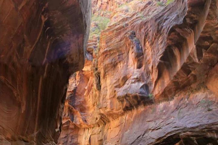 East Zion Trails Retreat-Hot tub Resort Amenities, Exceptional