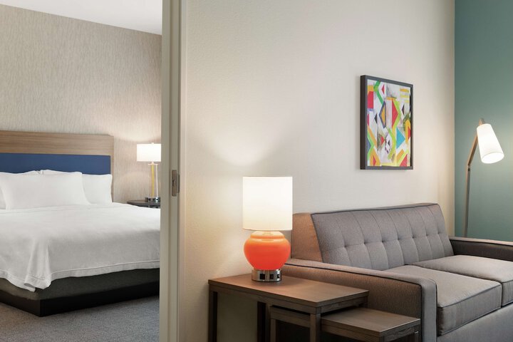 Room 33 of 53