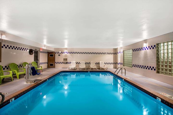 Pool 6 of 30