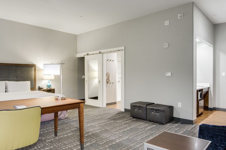 Hampton Inn & Suites Dallas / Ft. Worth Airport South