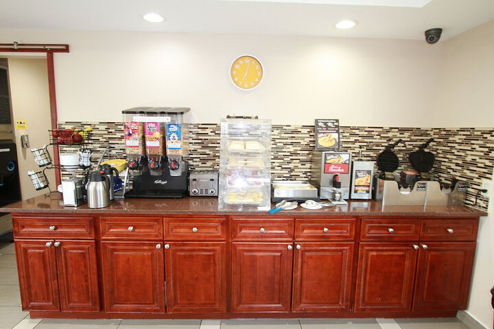 Breakfast/Coffee Service 58 of 63