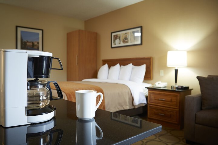 Breakfast/Coffee Service 23 of 25