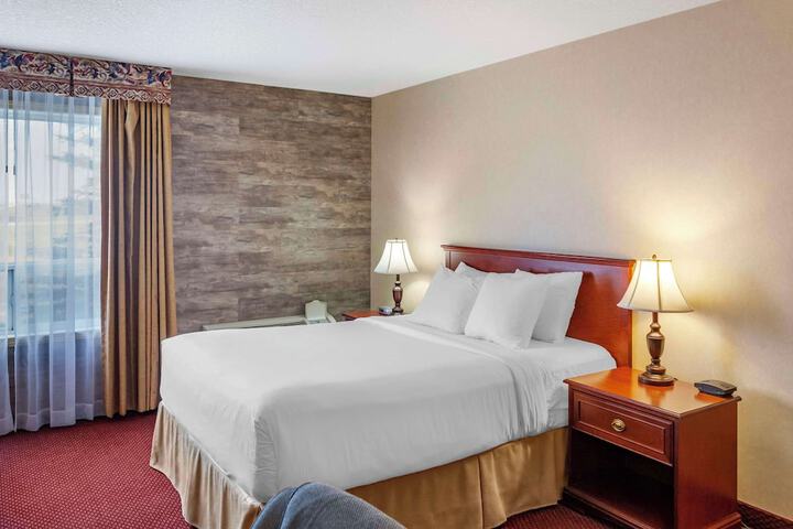 Quality Inn & Suites Edmonton International Airport