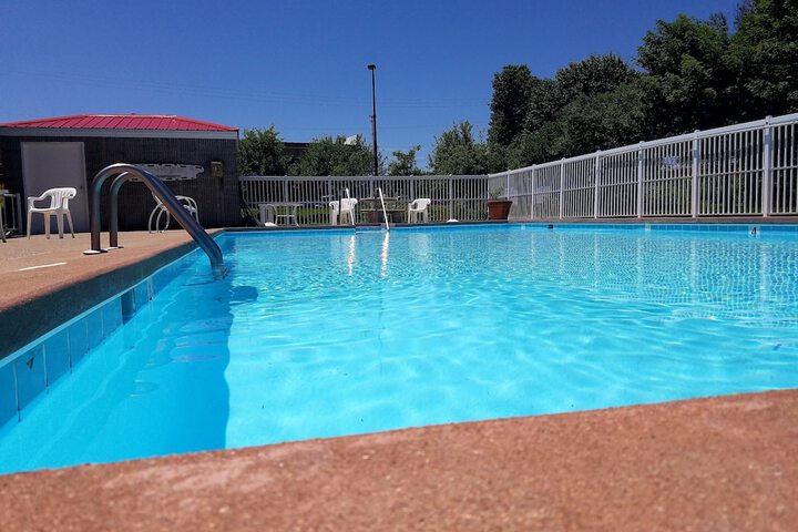 Pool 4 of 35
