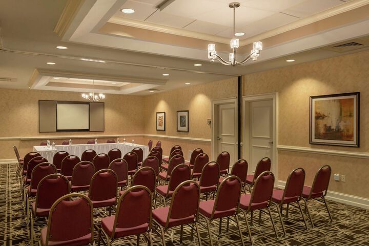 Hampton Inn & Suites Outer Banks / Corolla