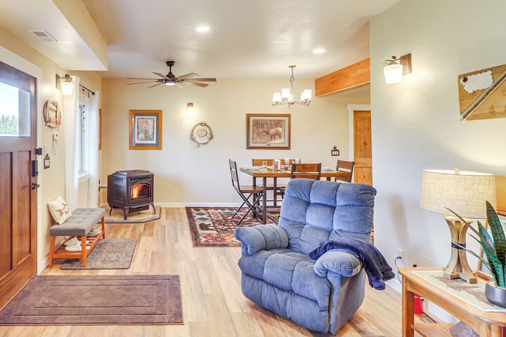 Cozy Eureka Getaway - Hike Bike, Hunt & Fish!