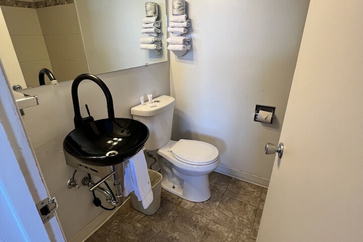 Room 42 of 59