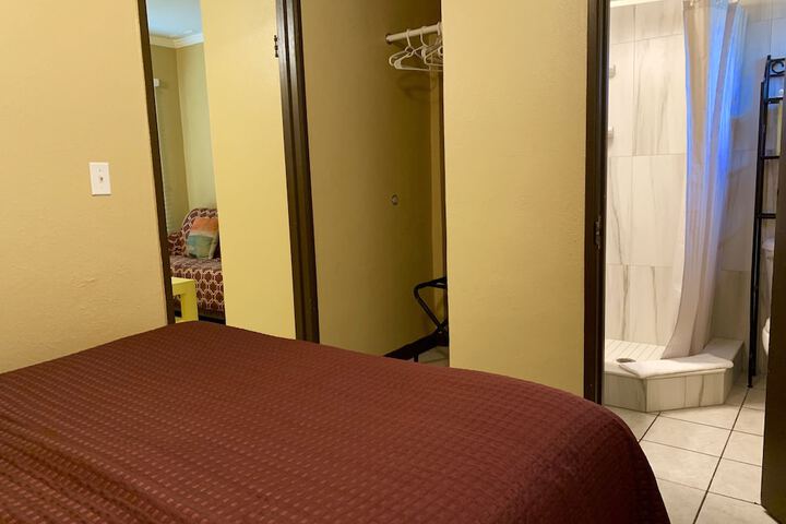 Room 68 of 79