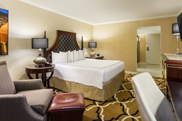 Room 40 of 84
