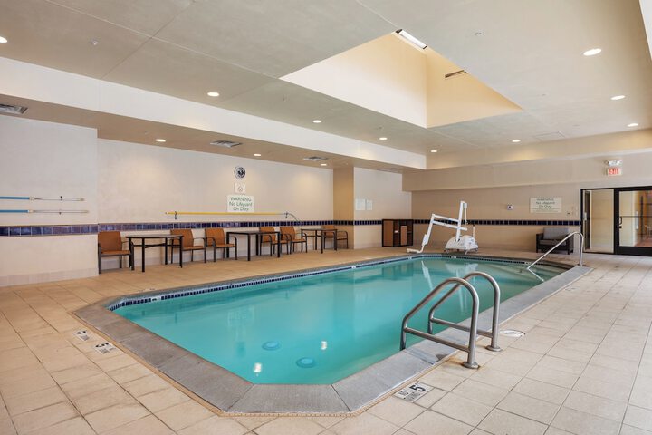 Courtyard by Marriott Toledo Airport Holland