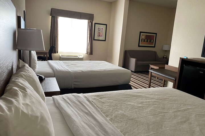 Room 7 of 16