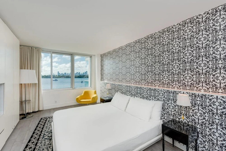 Private Condos at 1100 West by LMC