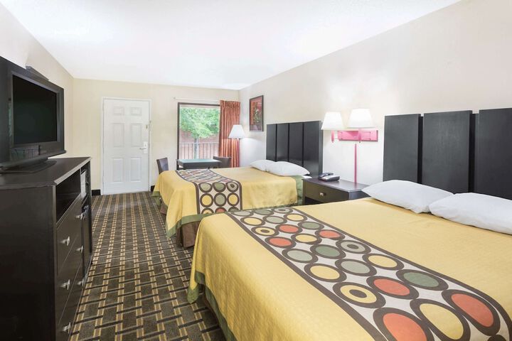 Room 12 of 19