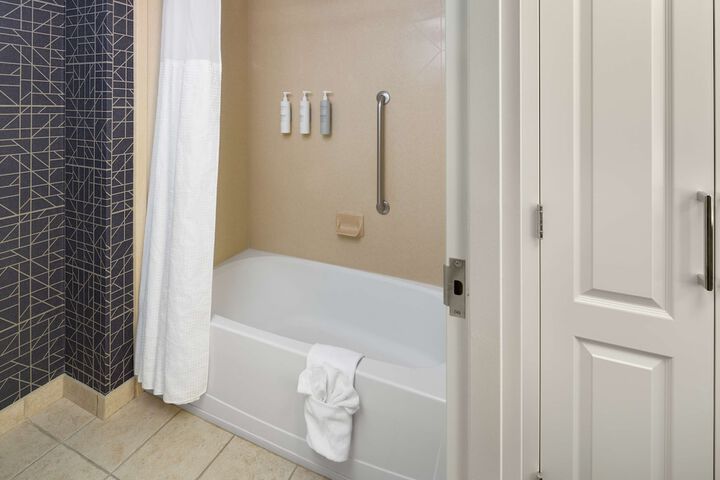 Room 14 of 28