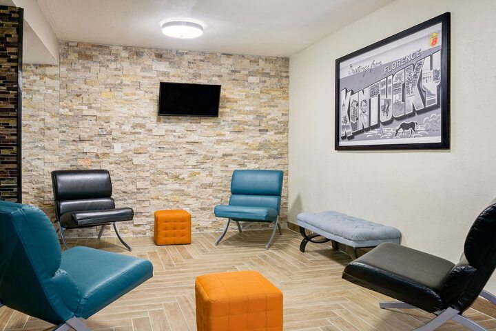 Room 12 of 18
