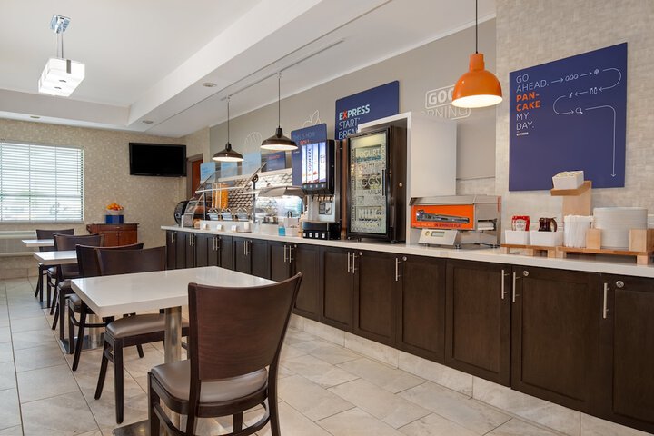 Holiday Inn Express Hotel & Suites Barrie by IHG