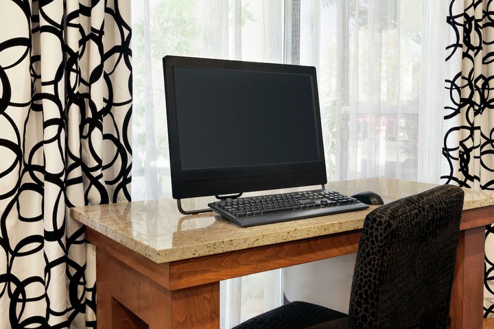 Business Center 26 of 27