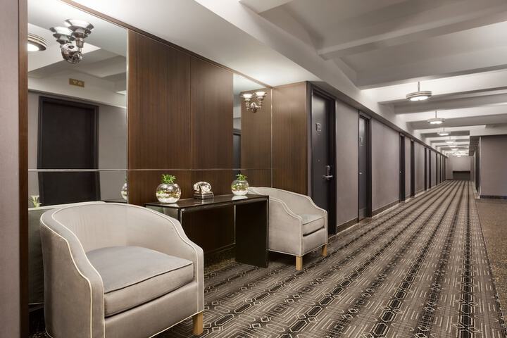 Ballroom/Hall 75 of 81