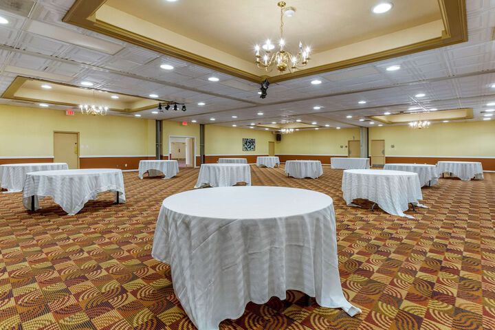 Clarion Inn & Suites Roswell