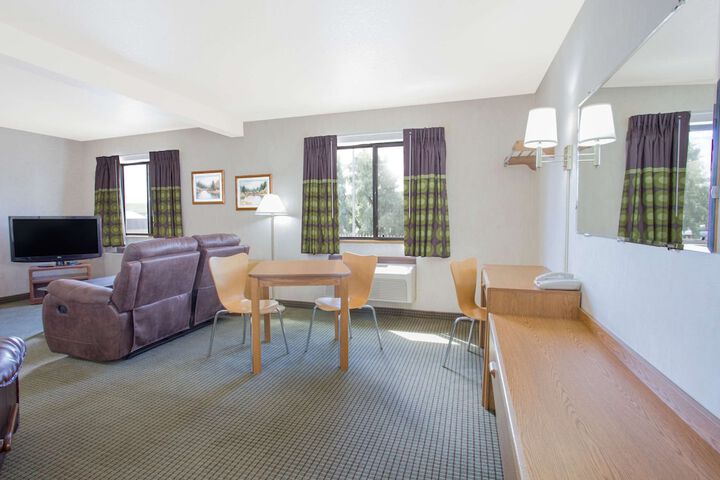 Room 4 of 15