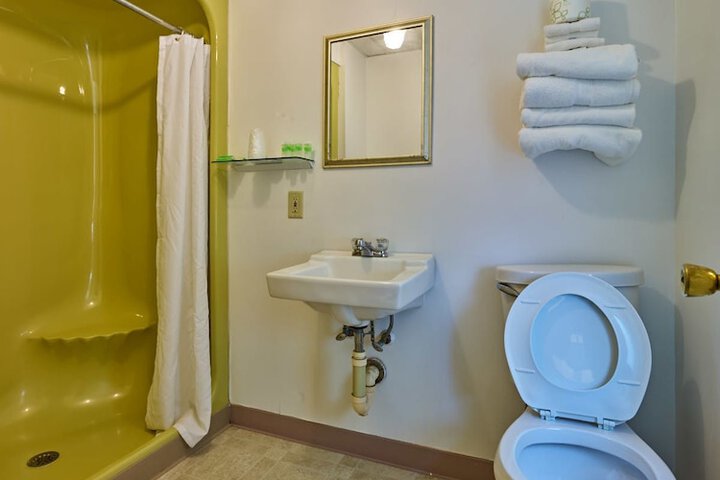 Room 14 of 34