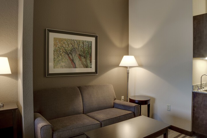 Holiday Inn Express & Suites Nevada by IHG