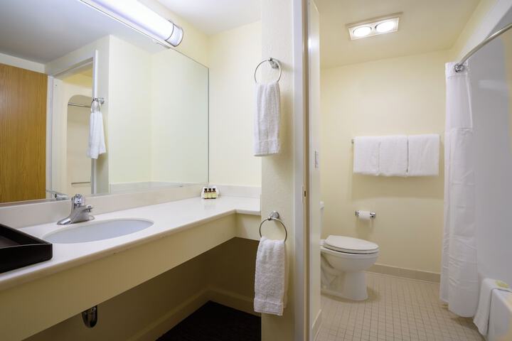 Room 35 of 53