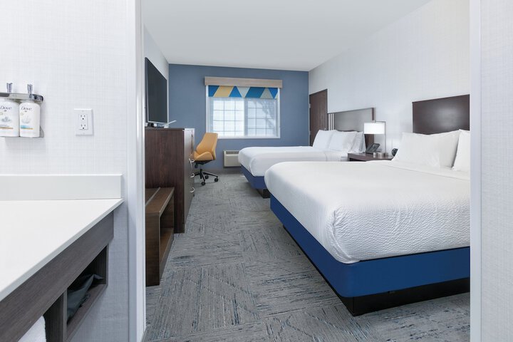 Room 44 of 72