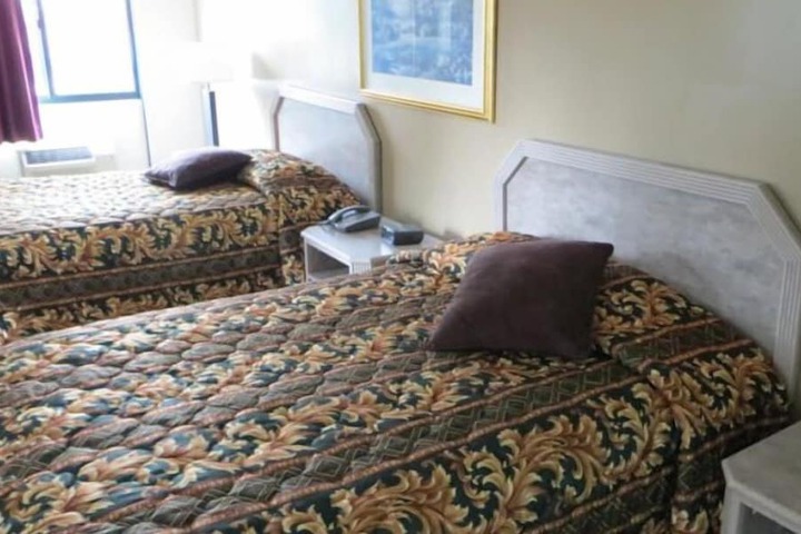 Room 7 of 19