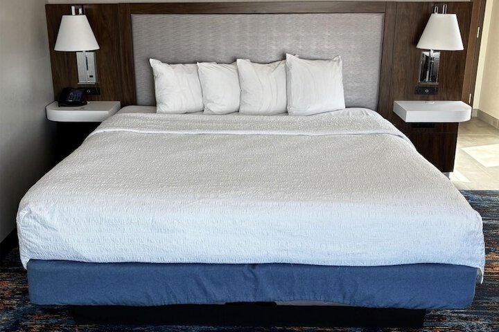 Hampton Inn & Suites Erie Bayfront