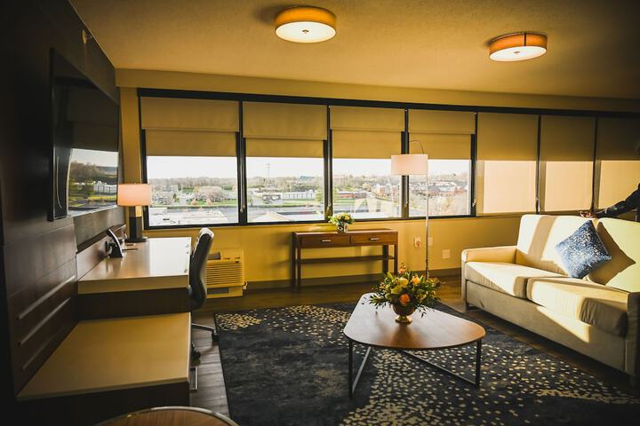 Delta Hotels by Marriott Cincinnati Sharonville