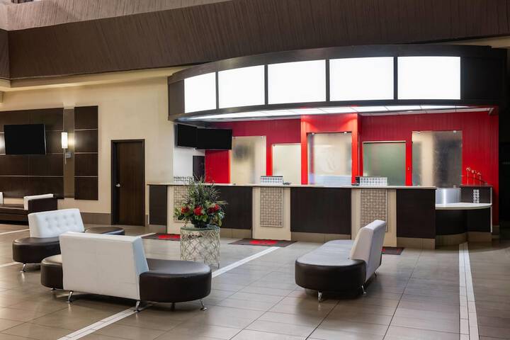 Ramada Plaza by Wyndham Regina Downtown