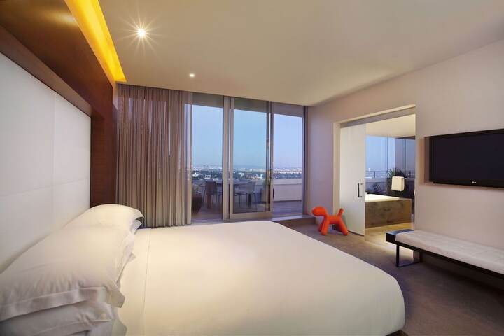 Room 38 of 61