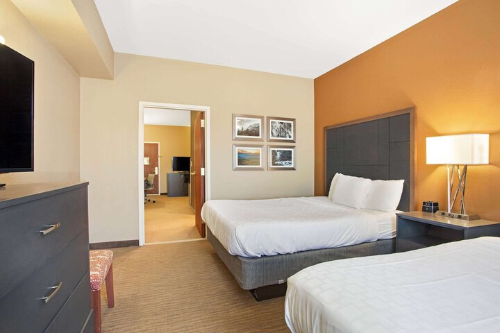Room 28 of 37