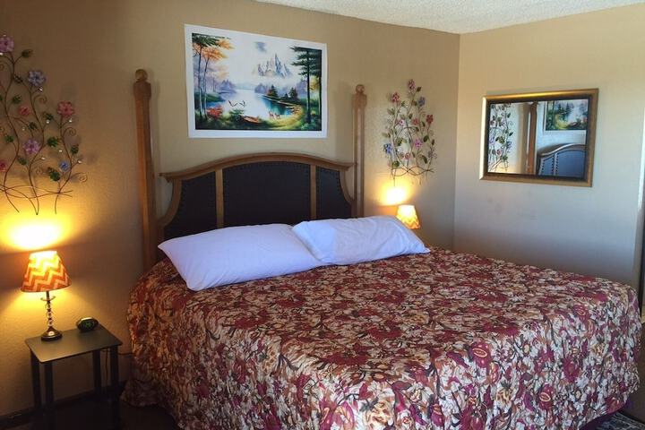 Room 13 of 19
