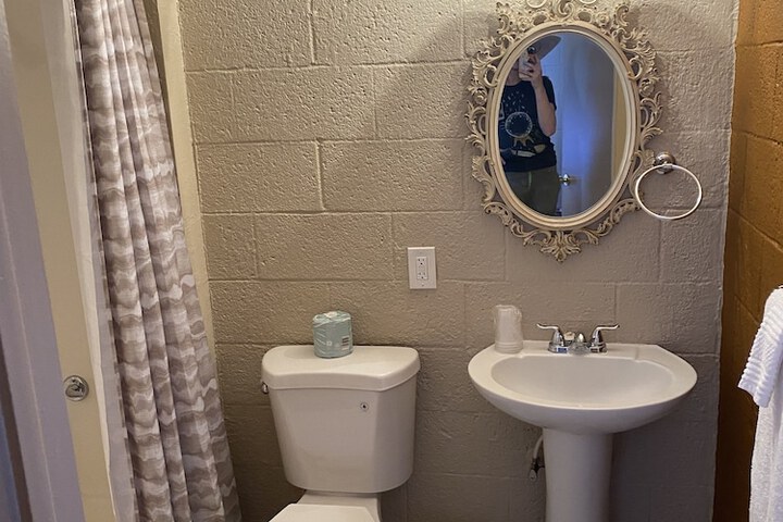 Room 26 of 37