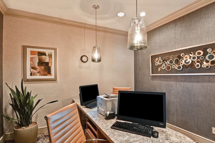 Business Center 42 of 43