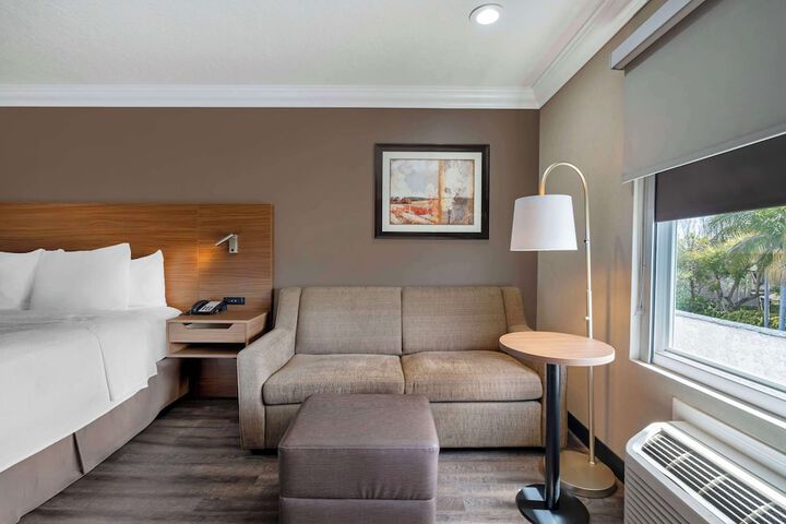 Best Western Plus Newport Mesa Inn
