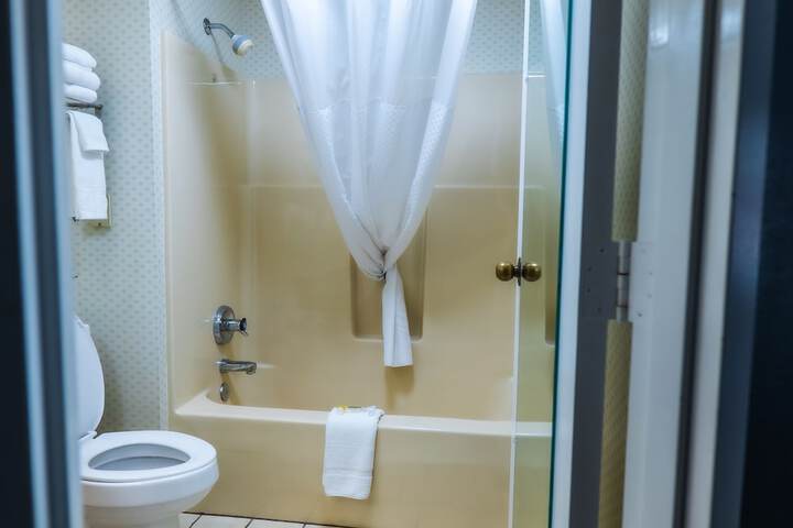 Room 62 of 85