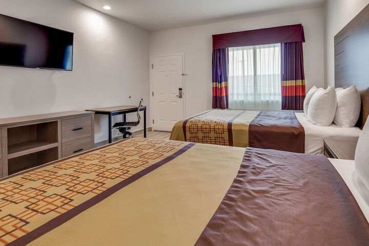 Room 8 of 41