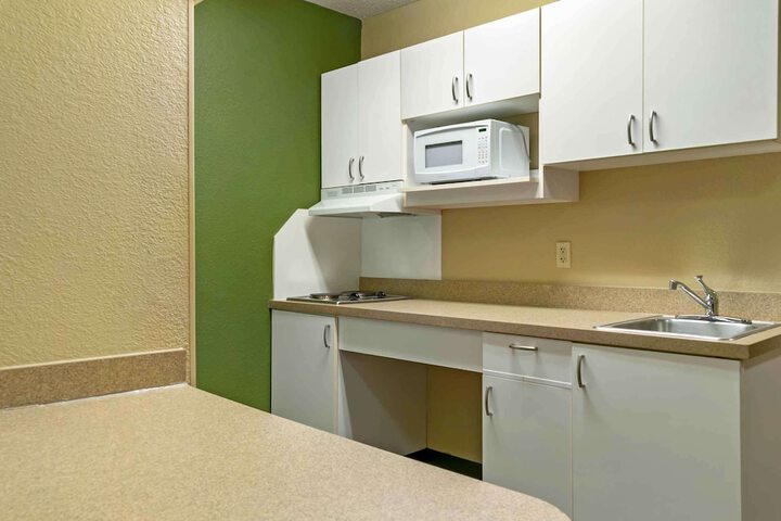 Extended Stay America Suites Detroit Madison Heights