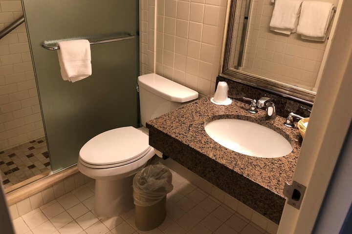 Room 25 of 43