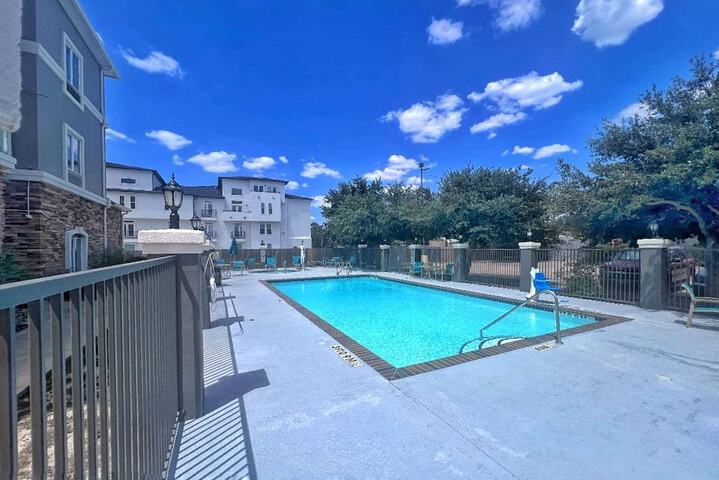 Pool 5 of 28