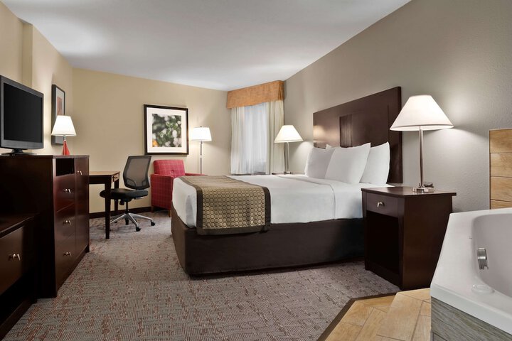 Baymont by Wyndham Belleville Airport Area