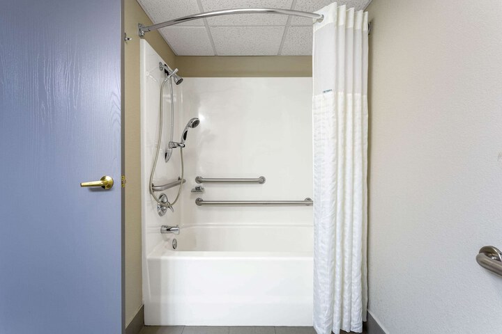 Room 20 of 53