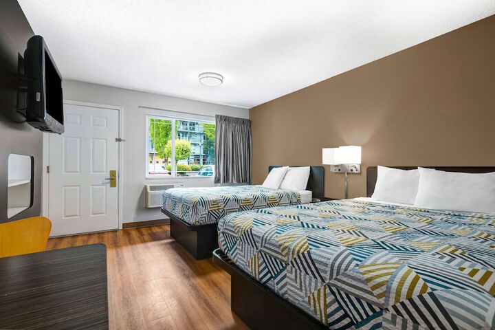 Room 9 of 37