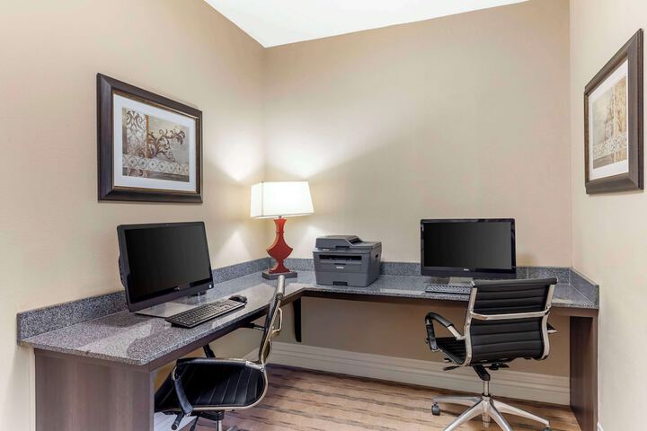Business Center 40 of 40