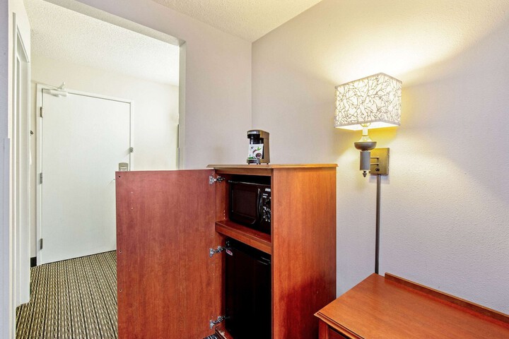 Room 15 of 28