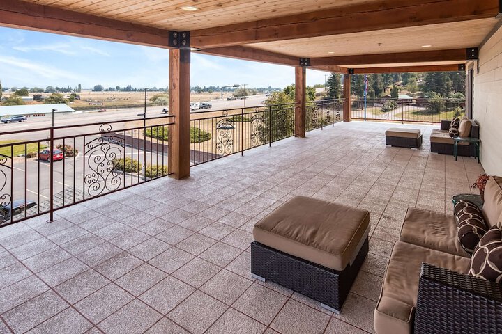 Best Western Plus Flathead Lake Inn & Suites