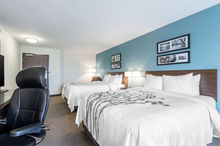 Room 10 of 34